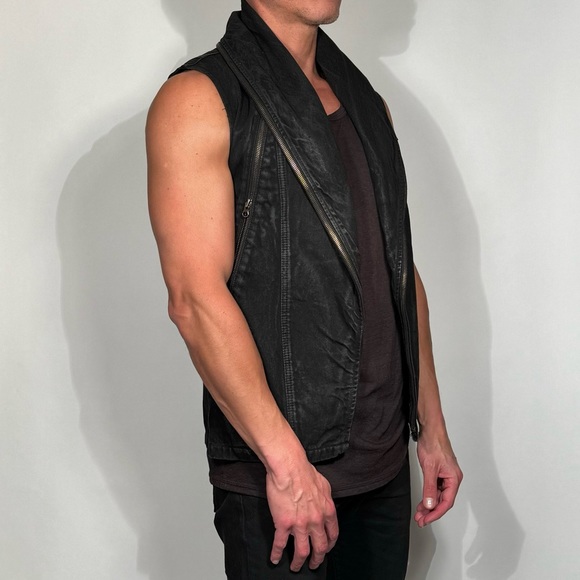 Men’s Unplugged Museum Black Denim Vest with Zipper Detail - Picture 6 of 11